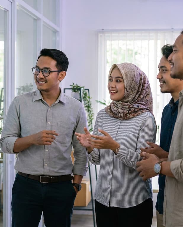 Tim bisnis skala besar di kantor